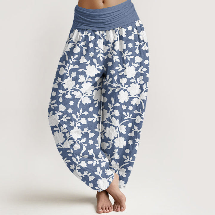 Haremshose für Damen aus reiner Baumwolle mit Buddha Stones, weißen Blumen, Blättern und Sternenmuster sowie elastischem Bund. - SteelBlue - US16, UK/AU20, EU48 (3XL) - image 0