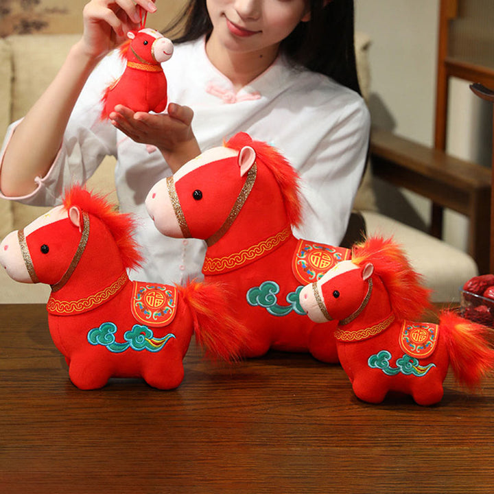 Buddha Stones, Jahr des Pferdes, Glückverheißendes Wolkenmuster, rotes Plüschpony, Plüschtier, Heimdekoration - image 3