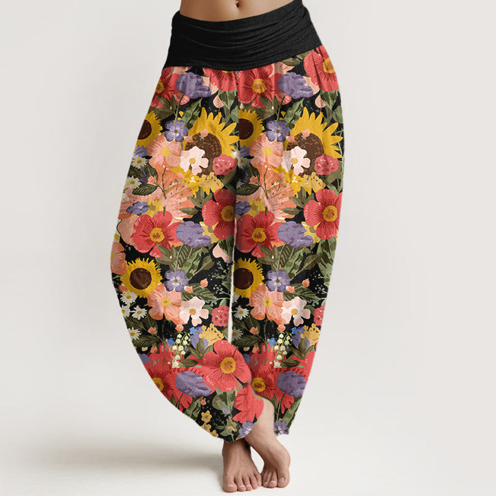 Buddha Stones Haremshose aus reiner Baumwolle mit buntem Sonnenblumen- und Gänseblümchenmuster (kleine rote und violette Blüten) und elastischem Bund für Damen - Schwarz - US16, UK/AU20, EU48 (3XL) - image 0