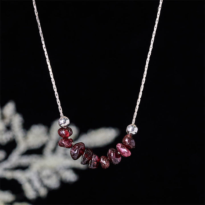 Buddha Stones: Halskette mit Anhänger aus schwarzem Obsidian, Rauchquarz, Granat, Aquamarin, Erdbeerquarz und rosa Kristall. - Granat - image 14