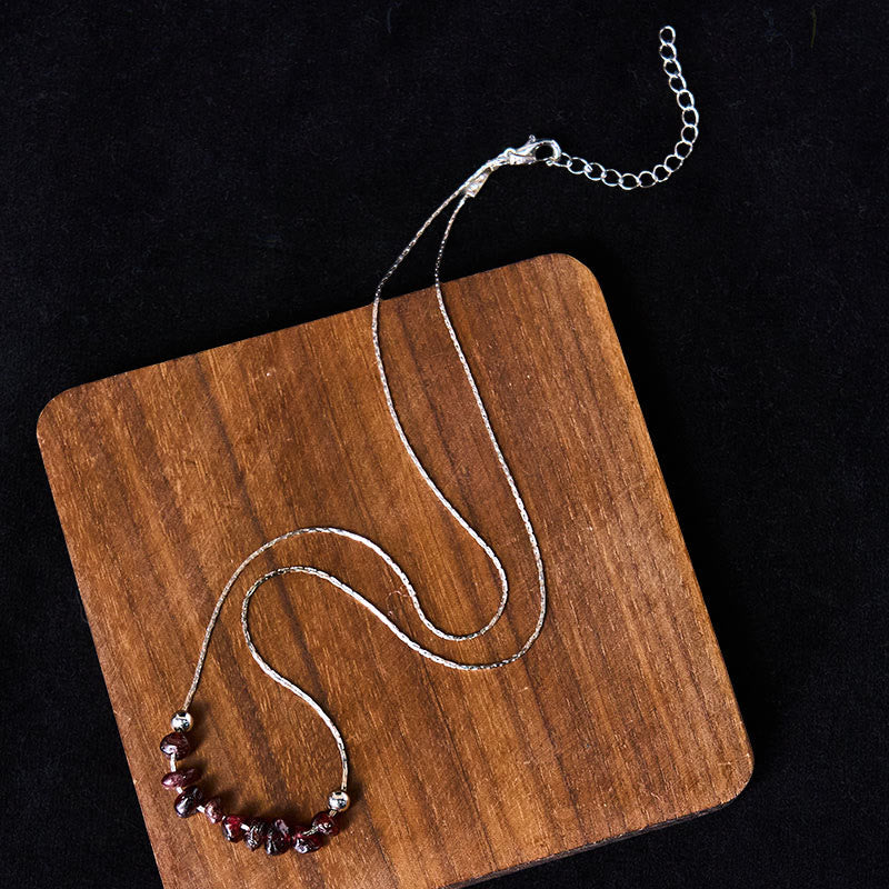 Buddha Stones: Halskette mit Anhänger aus schwarzem Obsidian, Rauchquarz, Granat, Aquamarin, Erdbeerquarz und rosa Kristall. - image 17