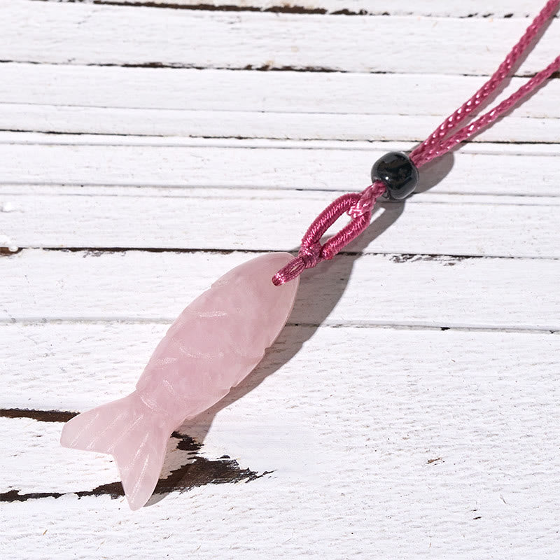 Buddha Stones Schnitzerei, Koi-Fisch, rosa Kristall, indischer Achat, Amethyst, Halskettenanhänger – Symbol für Wärme und Wohlstand - Rosa Kristall (Anhängergröße: 15 x 40 mm) - image 1