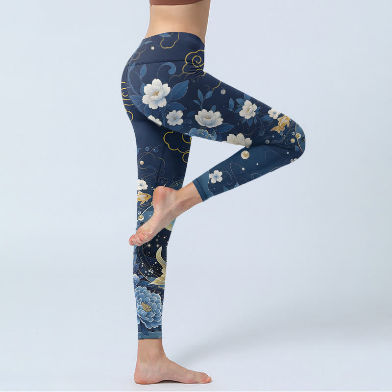 Buddha Stones Leggings mit blau-weißem Pfingstrosen- und Koi-Fisch-Print, Damen-Yogahose - image 3