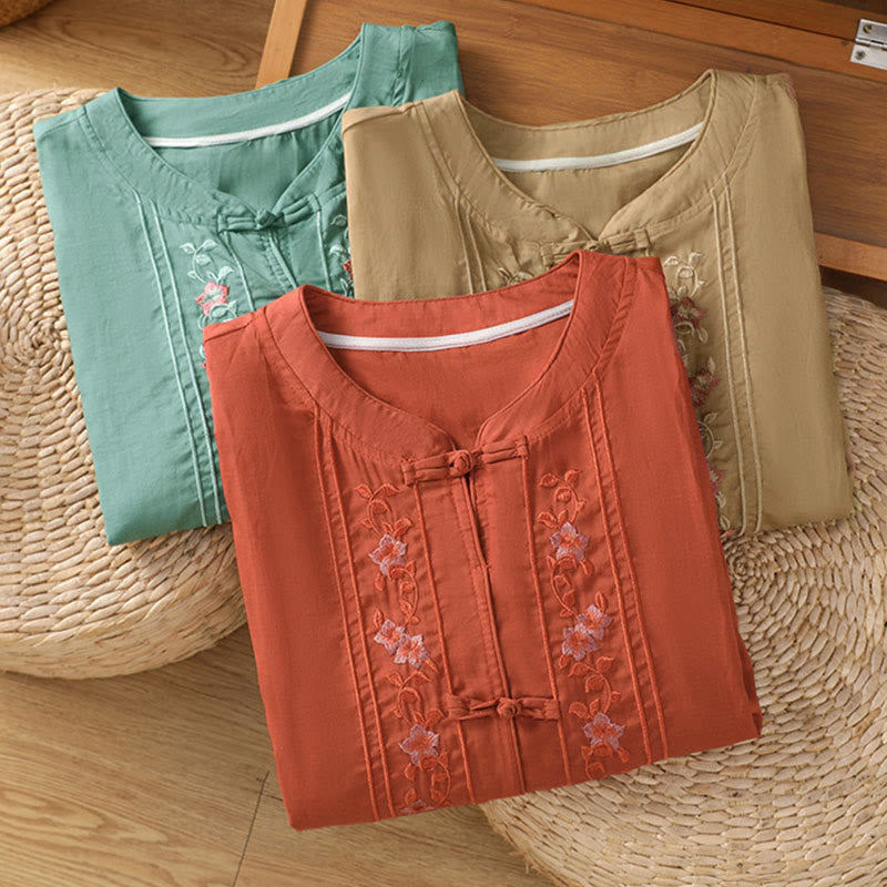 Buddha Stones -Damenbluse mit Froschknopfleiste, Stehkragen, gestickten Blumen, elastischen Bündchen und Dreiviertelärmeln - image 21