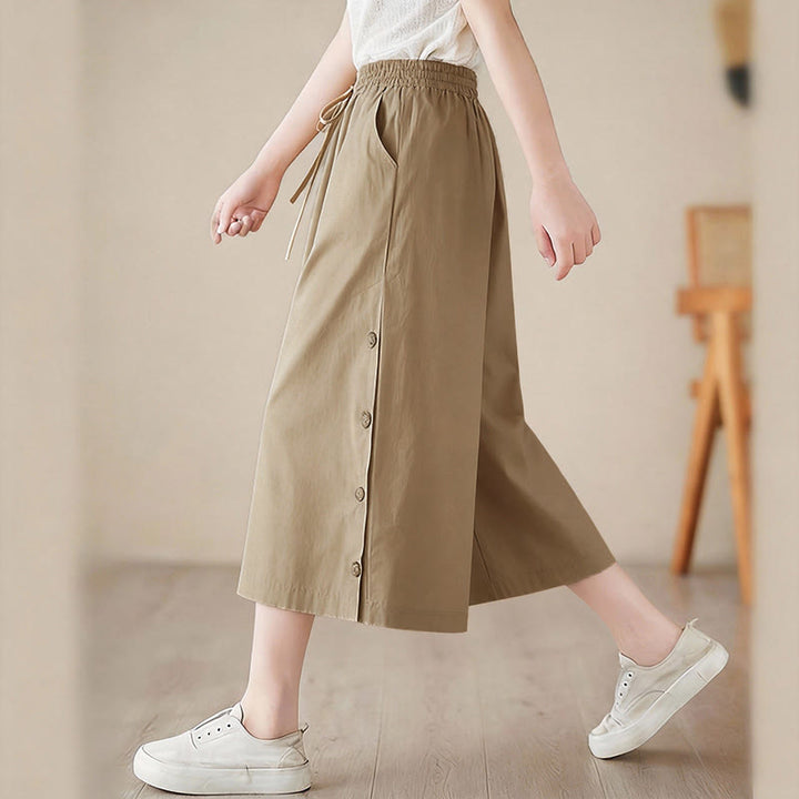 Buddha Stones Schlichte Caprihose für Damen mit seitlicher Knopfleiste, weitem Bein und Taschen - image 17