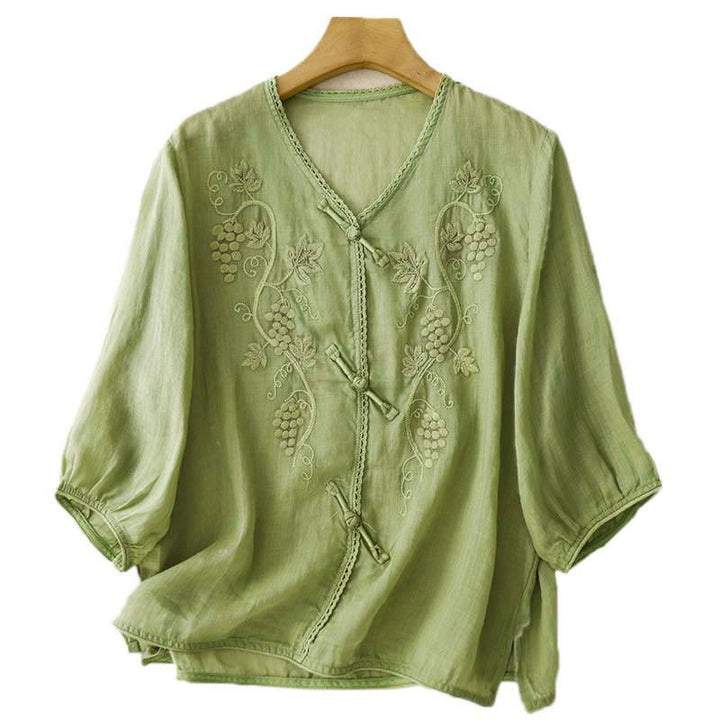 Buddha Stones Damen-Baumwollbluse mit besticktem Traubenmuster, Spitzendesign, Froschknopfleiste und Dreiviertelärmeln - image 4