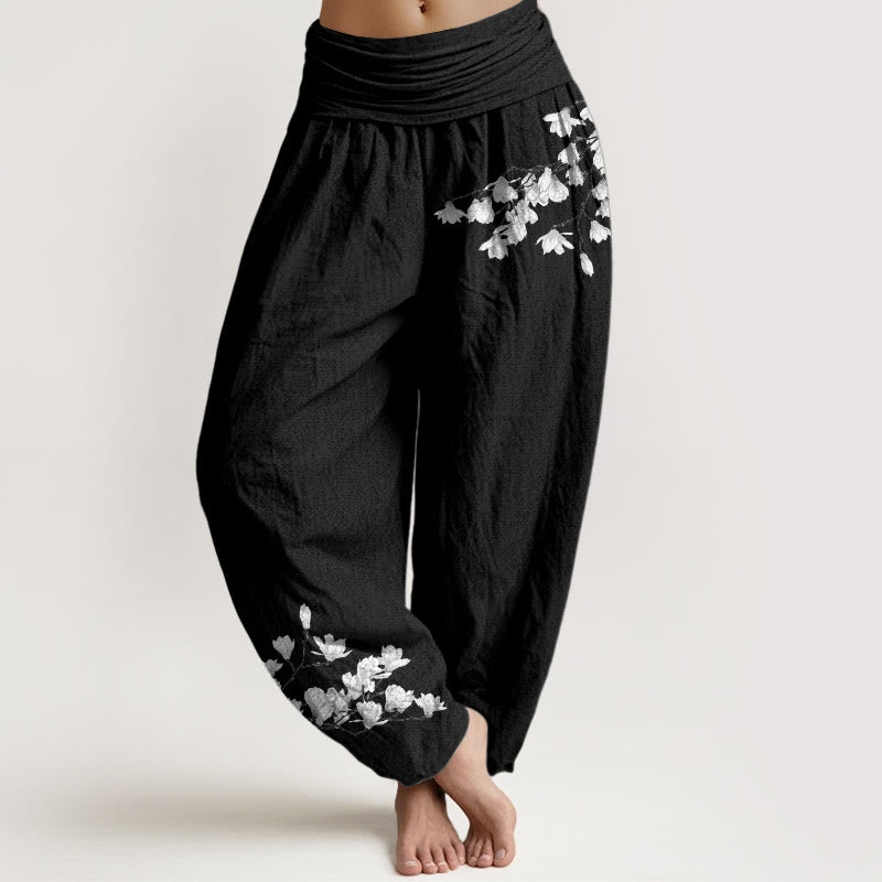 Buddha Stones Haremshose aus reiner Baumwolle im minimalistischen Stil mit Magnolienblumenmuster und elastischem Bund. - Schwarz - US16, UK/AU20, EU48 (3XL) - image 0