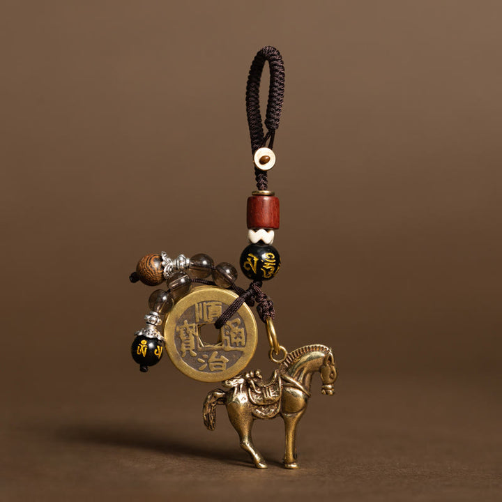 Buddha Stones Fünf-Kaiser-Münzen aus Kupfer und Messing zum Jahr des Pferdes – Om Mani Padme Hum Schutz-Schlüsselanhänger - Om Mani Padme Hum Pferd (Größe: 36*31 mm) - image 1