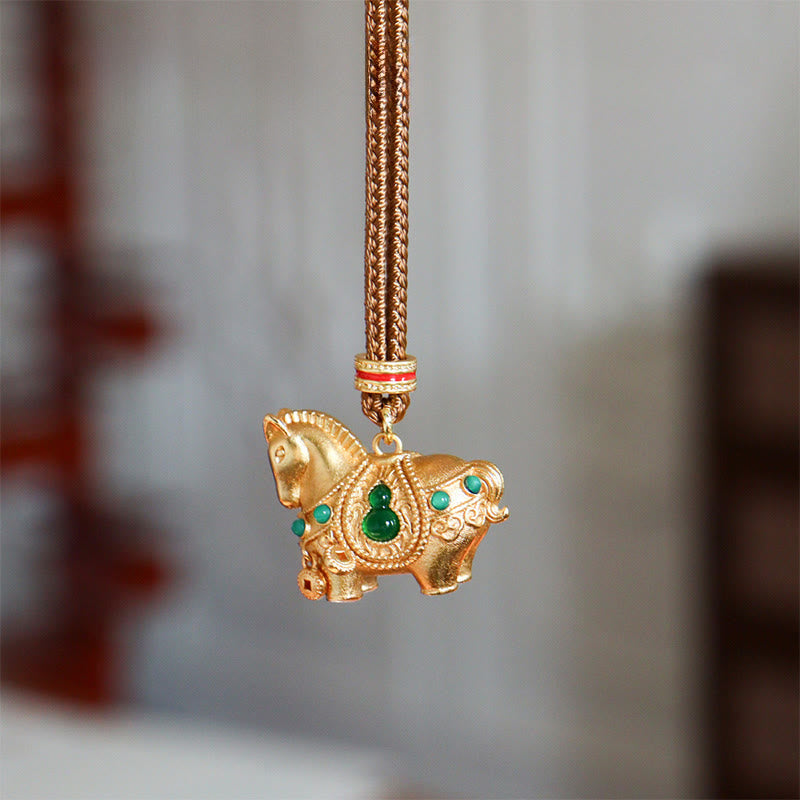 Buddha Stones Halskettenanhänger aus Kupfer und Messing mit dem Motiv des Jahres des Pferdes - Goldenes Pferd - image 2