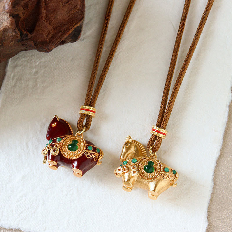 Buddha Stones Halskettenanhänger aus Kupfer und Messing mit dem Motiv des Jahres des Pferdes - image 8