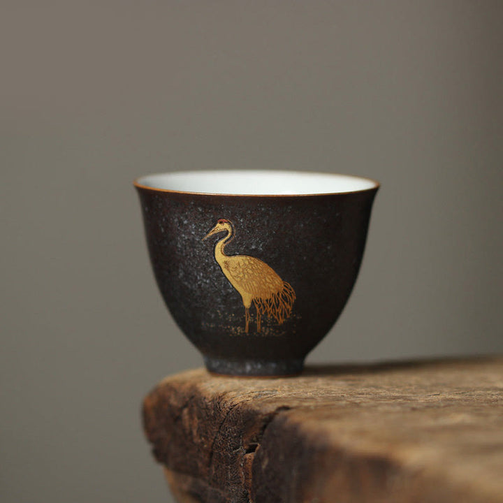 Buddha Stones Kleine handbemalte Keramik-Teetasse mit goldenem Kranichmotiv, Kung-Fu-Teetasse, 40 ml - Kranich stehend 6 cm * 4,8 cm * 40 ml - image 1