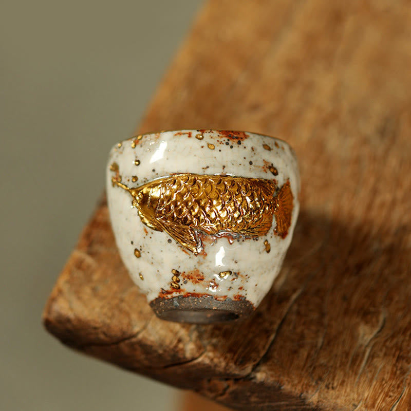 Buddha Stones Handgefertigte Teetasse aus Keramik mit goldenem Arowana-Koi-Fischmotiv, Kung-Fu-Teetasse/Teekanne - image 1