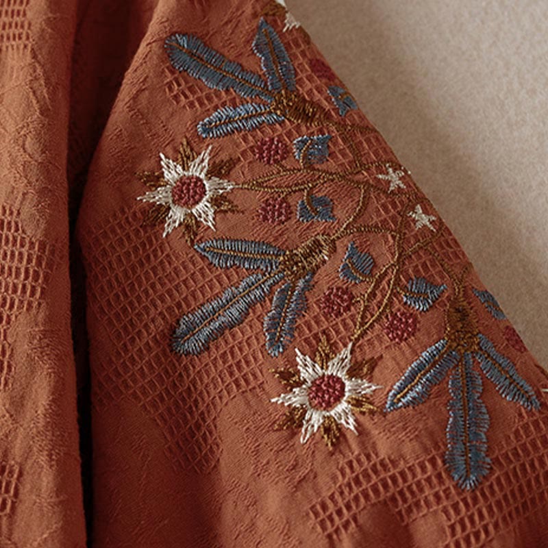 Lässiges Damen-T-Shirt mit Buddha Stones, floralem Muster und kurzen Ärmeln - image 18