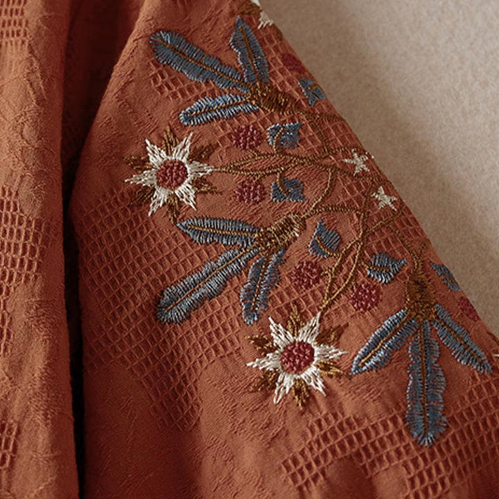 Lässiges Damen-T-Shirt mit Buddha Stones, floralem Muster und kurzen Ärmeln - image 18