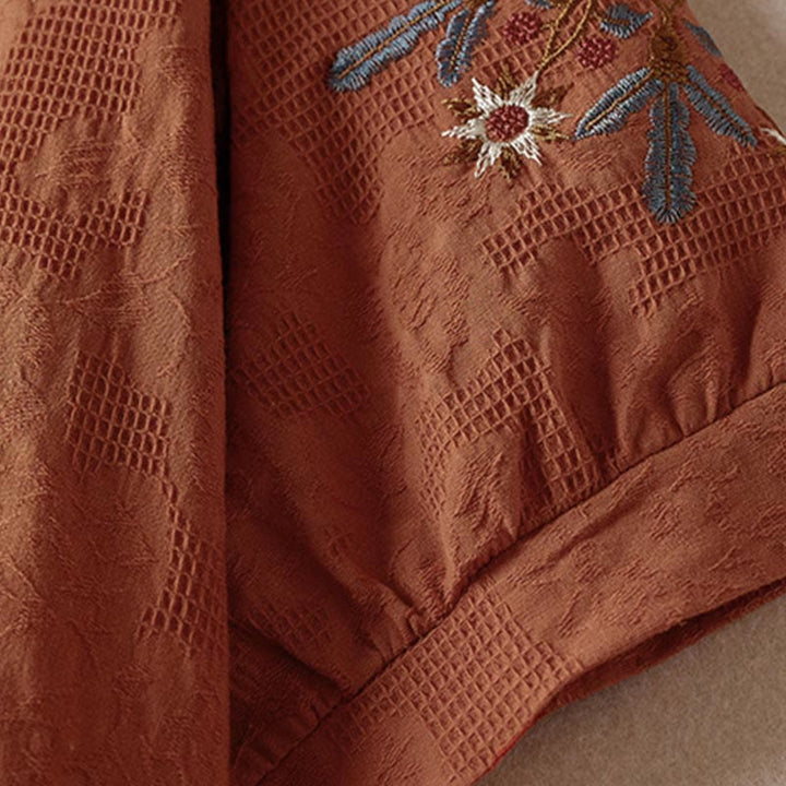 Lässiges Damen-T-Shirt mit Buddha Stones, floralem Muster und kurzen Ärmeln - image 17
