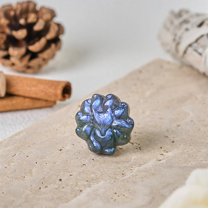 Buddha Stones Geschnitzte Labradorit-Figur eines neunschwänzigen Fuchses – Symbol für Weisheit und Heilung - image 4