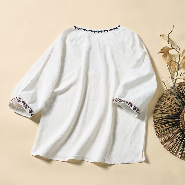 Buddha Stones Sommerliches Damen-Halbarmshirt aus Baumwolle mit V-Ausschnitt, Stickereien und Schnürung. - image 8
