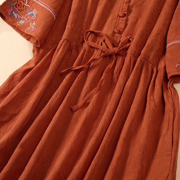 Buddha Stones Sommerliches, mittellanges Baumwollkleid mit V-Ausschnitt, floraler Stickerei, kurzen Ärmeln und Taschen - image 3