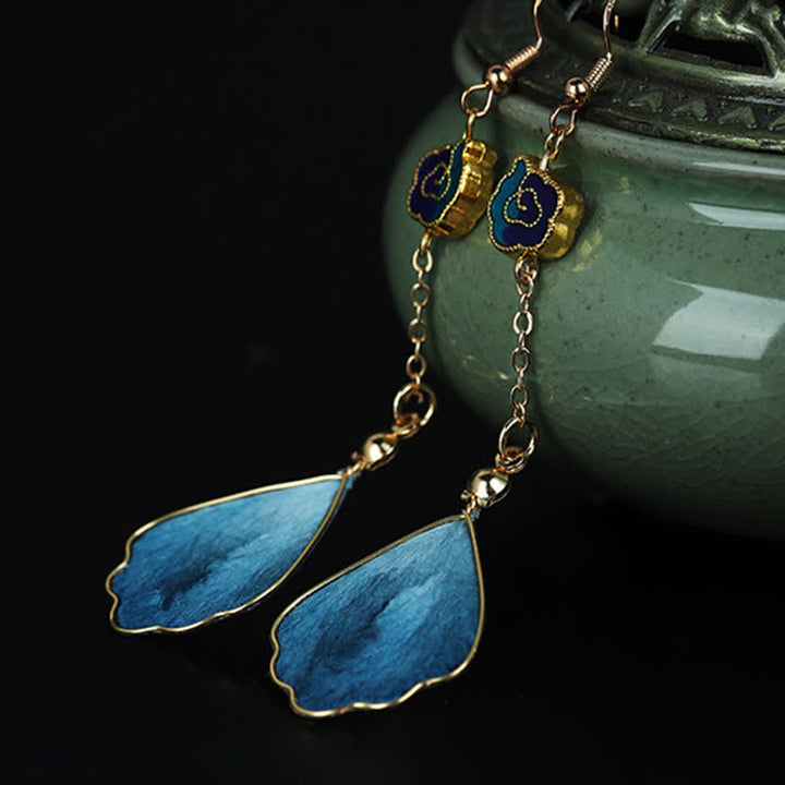 Buddha Stones Handgefertigte Ohrhänger aus Seide mit Blütenblattmotiv – Glücksbringer und Segenssymbol - image 2