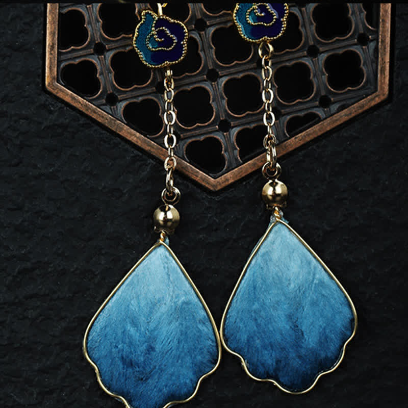 Buddha Stones Handgefertigte Ohrhänger aus Seide mit Blütenblattmotiv – Glücksbringer und Segenssymbol - image 7