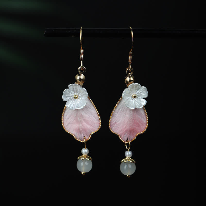 Buddha Stones Handgefertigte Ohrhänger aus Seide mit Blütenblattmotiv – Glücksbringer und Segenssymbol - Seidenfasern (Größe: 5,5 x 1 cm) - image 0