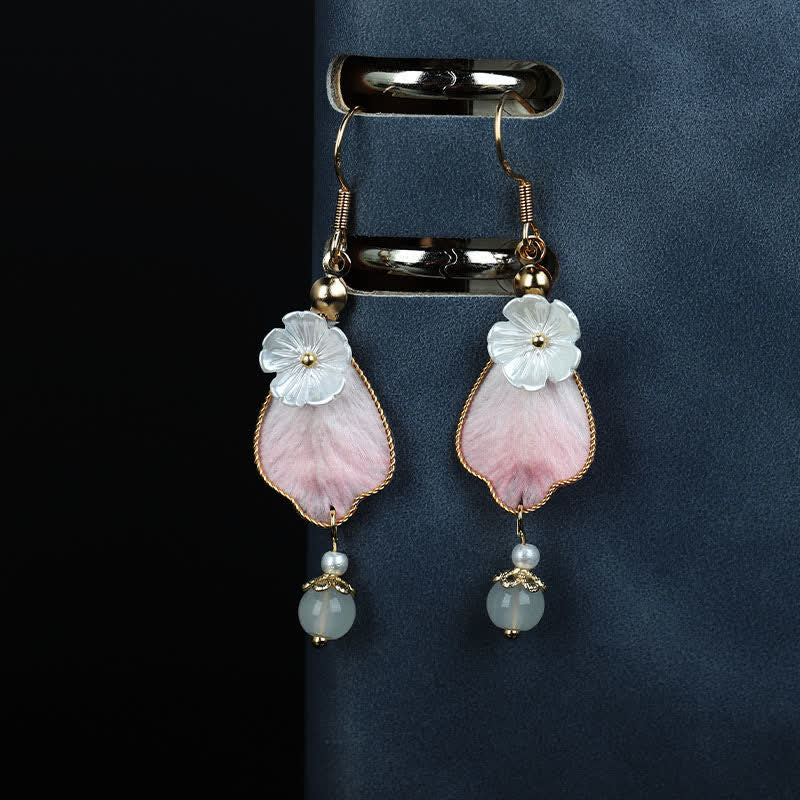 Buddha Stones Handgefertigte Ohrhänger aus Seide mit Blütenblattmotiv – Glücksbringer und Segenssymbol - image 1