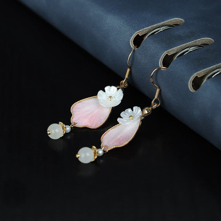 Buddha Stones Handgefertigte Ohrhänger aus Seide mit Blütenblattmotiv – Glücksbringer und Segenssymbol - image 2