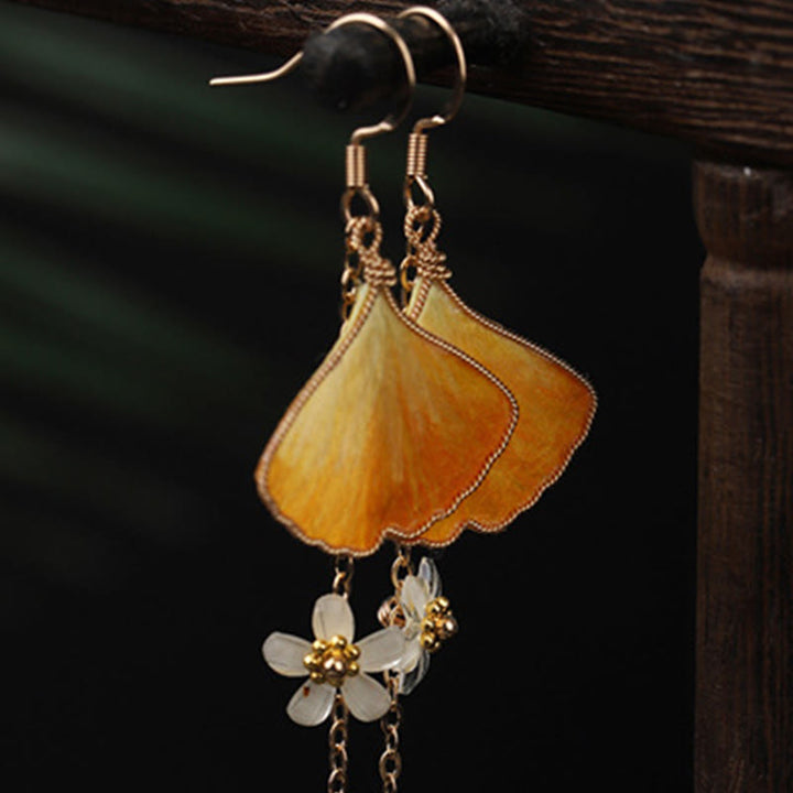 Buddha Stones Handgefertigte Ohrringe aus Seide mit gelbem Ginkgoblatt und Kupferhaken – Glücksbringer - image 6