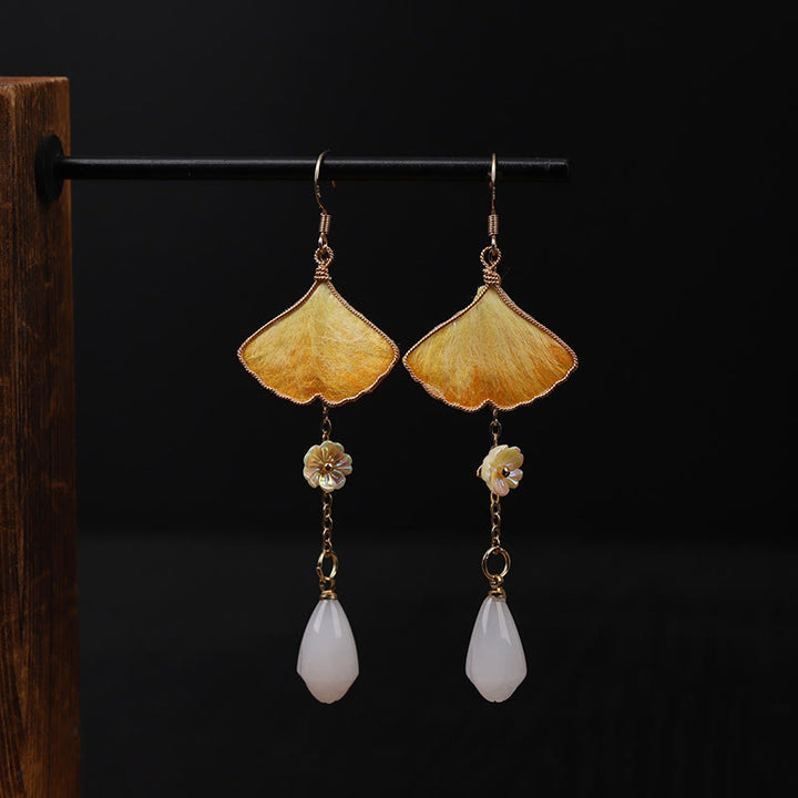 Buddha Stones Handgefertigte Ohrringe aus Seide mit gelbem Ginkgoblatt und Kupferhaken – Glücksbringer - image 11