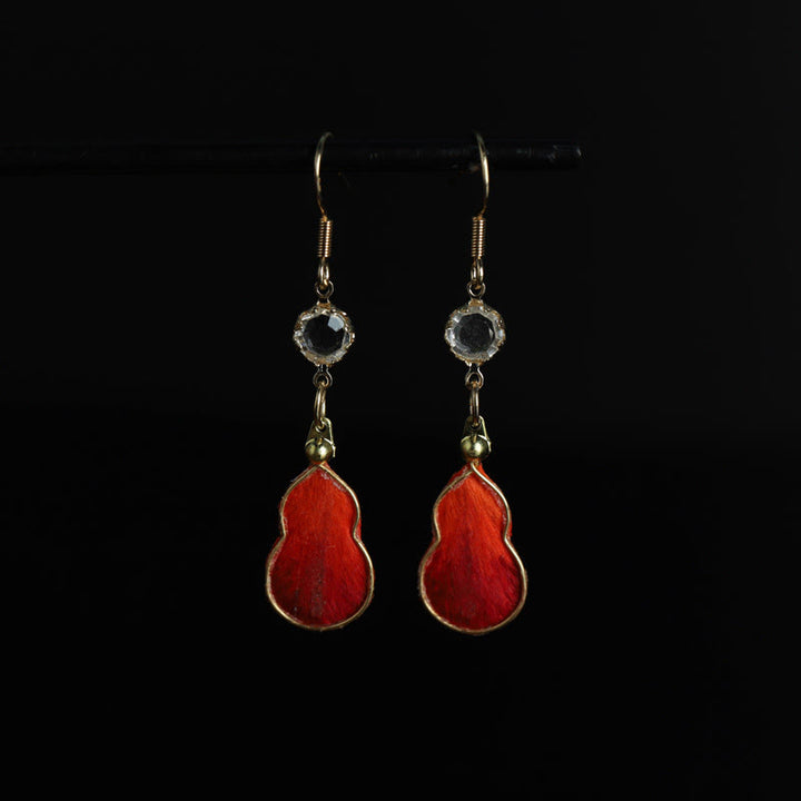 Buddha Stones Handgefertigte Ohrringe aus roter Seide und Kunstglas (Kürbisglas) – Glücksbringer mit Haken - Kürbis (Größe: 4 x 1,5 cm) - image 0