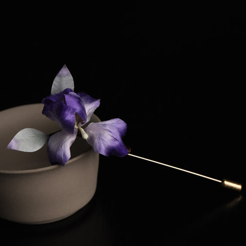 Buddha Stones Handgefertigte Seidenbrosche mit lila-weißem Iris-Motiv zum Schutz. - Lila-weiße Iris (Länge: ca. 7 cm) - image 0