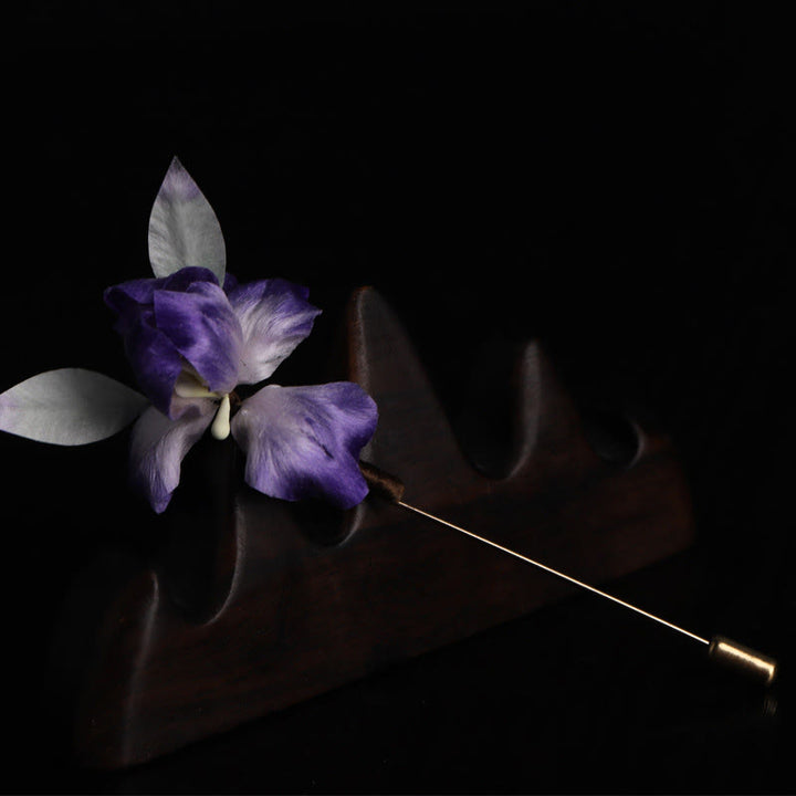 Buddha Stones Handgefertigte Seidenbrosche mit lila-weißem Iris-Motiv zum Schutz. - image 2