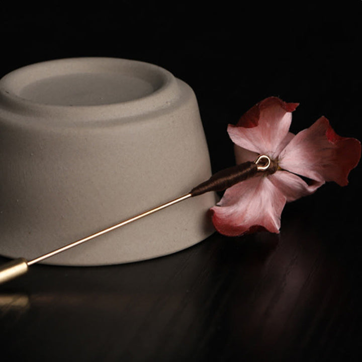 Buddha Stones Handgefertigte Seidenbrosche aus dunkelrotem Samt mit Iris-Motiv – ein Segen für Glück und Segen - image 10