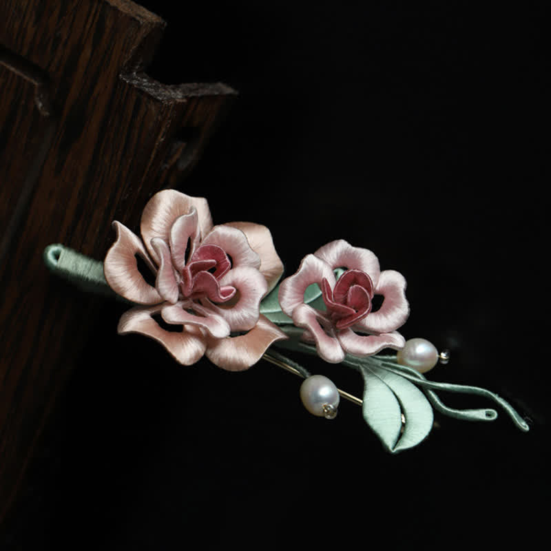 Buddha Stones Handgefertigte Seidenbrosche mit Zwillingsrosenmotiv – Symbol für Harmonie und Segen - image 7