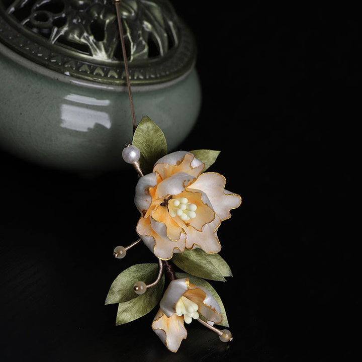 Buddha Stones Handgefertigte Seidenbrosche mit goldener Pfingstrose als Glücksbringer - image 11