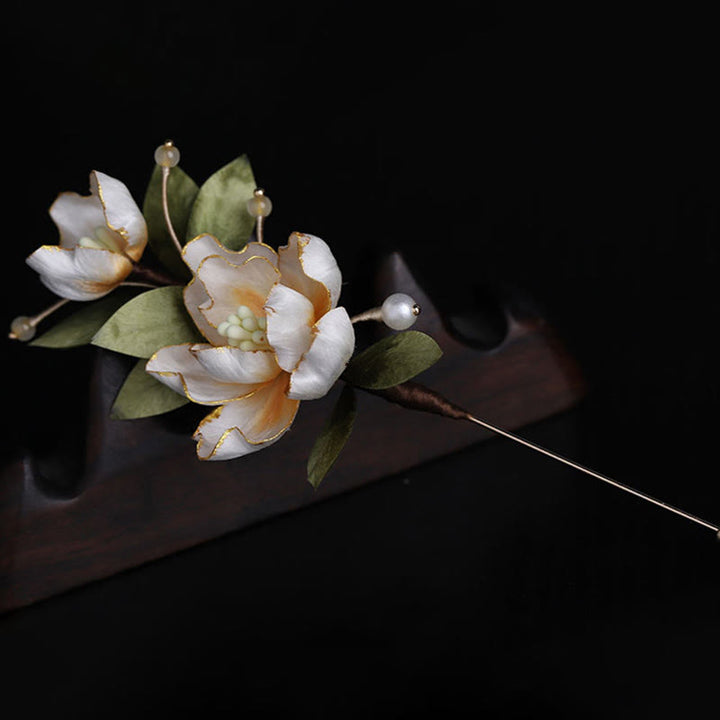 Buddha Stones Handgefertigte Seidenbrosche mit goldener Pfingstrose als Glücksbringer - image 6