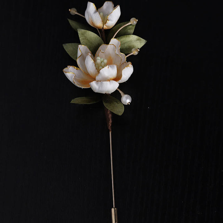 Buddha Stones Handgefertigte Seidenbrosche mit goldener Pfingstrose als Glücksbringer - image 4