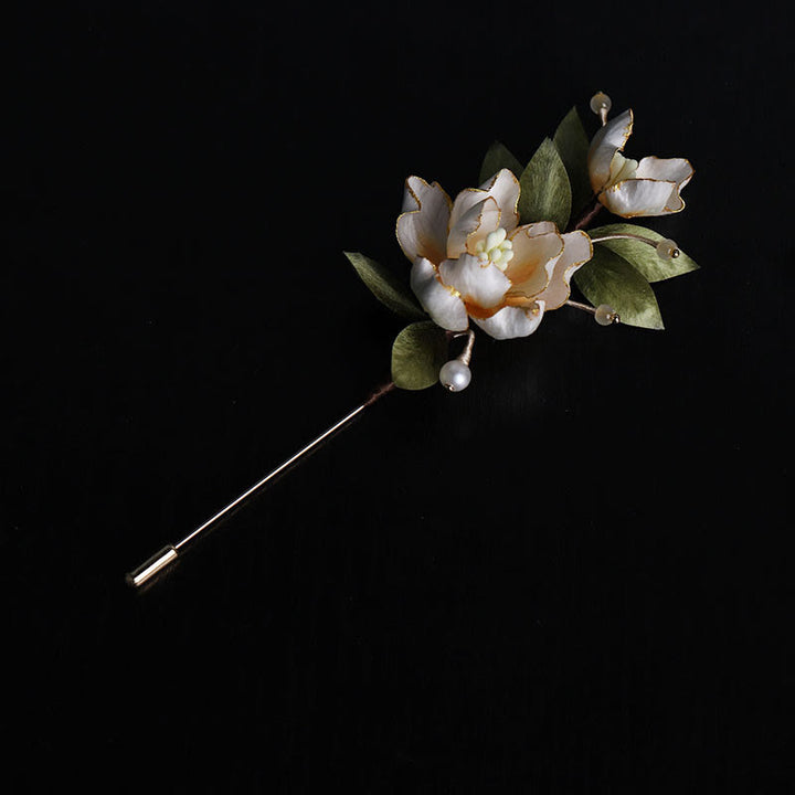 Buddha Stones Handgefertigte Seidenbrosche mit goldener Pfingstrose als Glücksbringer - image 3