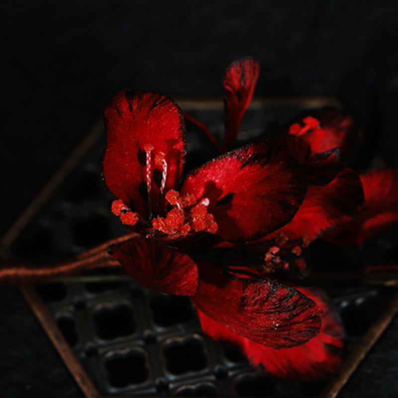 Buddha Stones Handgefertigte Seidenbrosche mit Alpenveilchen-Motiv (Cyclamen persicum) als Segenssymbol - image 2
