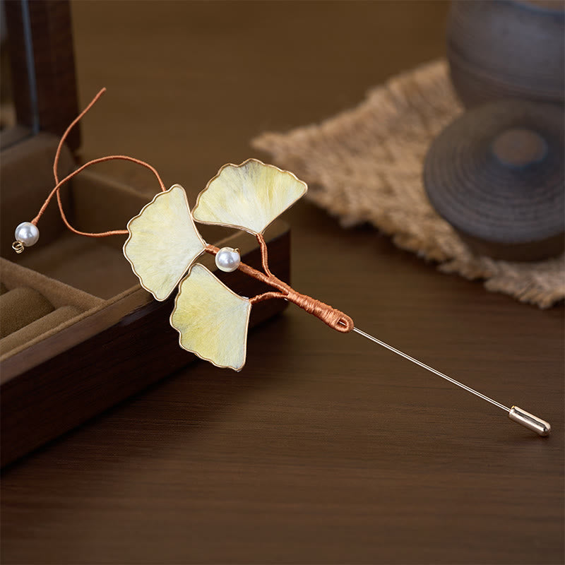 Buddha Stones Handgefertigte Brosche aus Seidenkunst-Samt mit Ginkgoblatt-Motiv - image 1