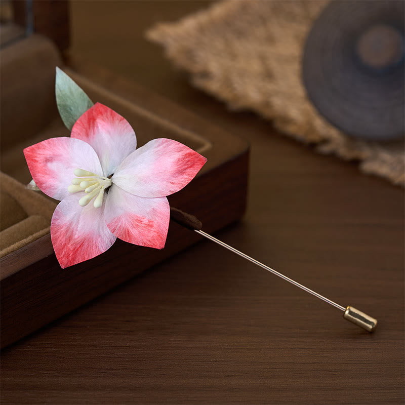 Buddha Stones Handgefertigte Brosche aus Seidenkunst-Samt, rote fünfblättrige Blume - image 1