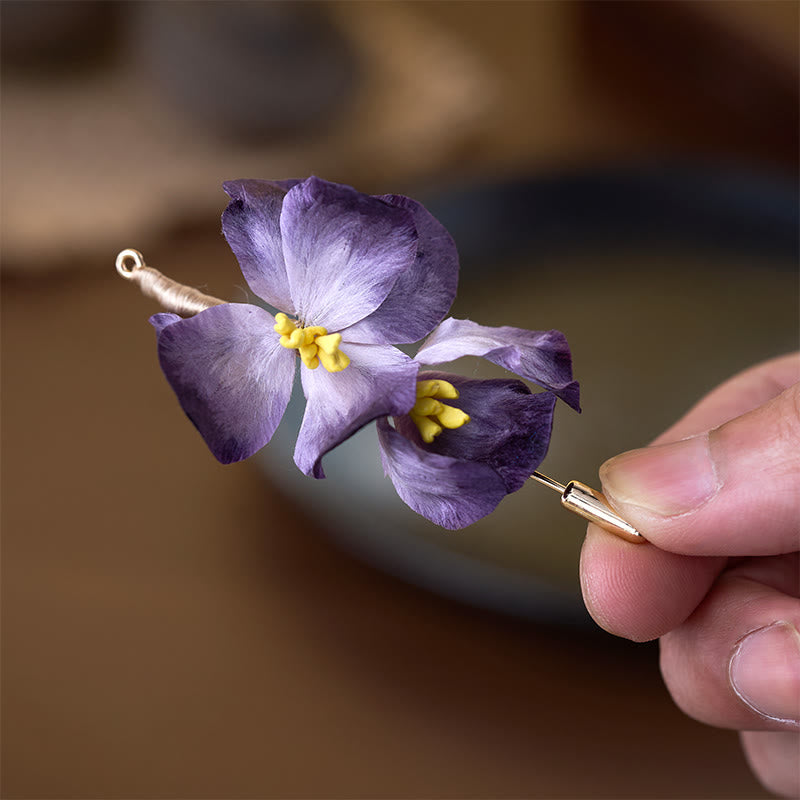 Buddha Stones Handgefertigte Brosche aus Seidenkunst-Samt mit hellvioletter Irisblüte - image 2