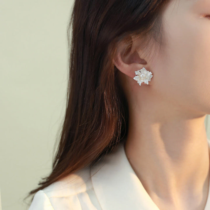 Buddha Stones Ohrstecker mit heilender Blume aus Naturperle und Kupfer - image 5