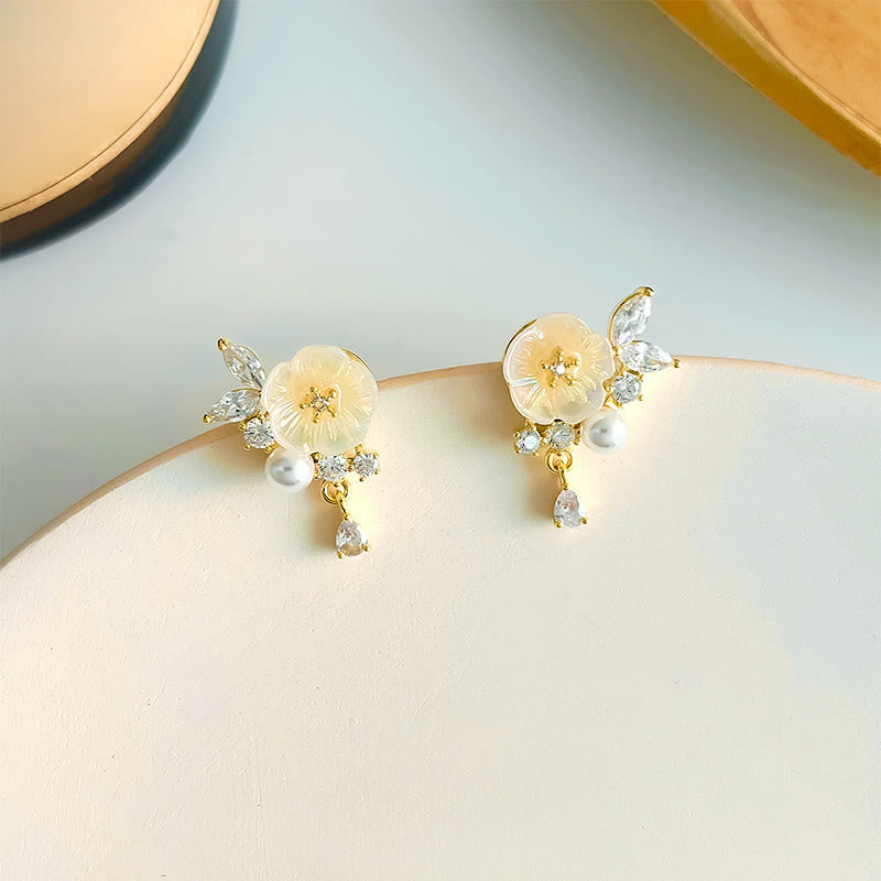 Buddha Stones Clip-Ohrstecker mit weißer Rose, Zirkonia und Kupferanhänger - Ohrringe (Stecker aus 925er Sterlingsilber) - image 0