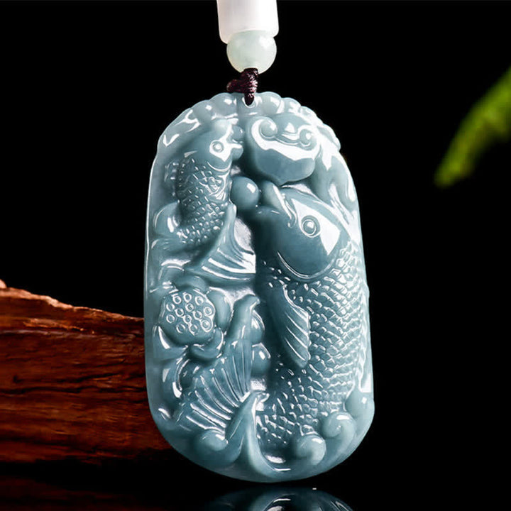 Buddha Stones Halskettenanhänger aus natürlichem Jade mit zwei Koi-Karpfen als Symbol für Wohlstand - Koi-Karpfen - Natürlicher Jade (Farbe kann variieren) - image 0