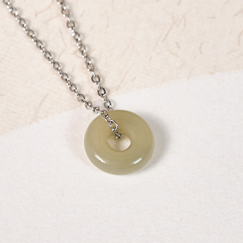 Buddha Stones Halskettenanhänger aus natürlichem grünem Jade mit Friedensschnalle – Symbol für Wohlstand - image 10