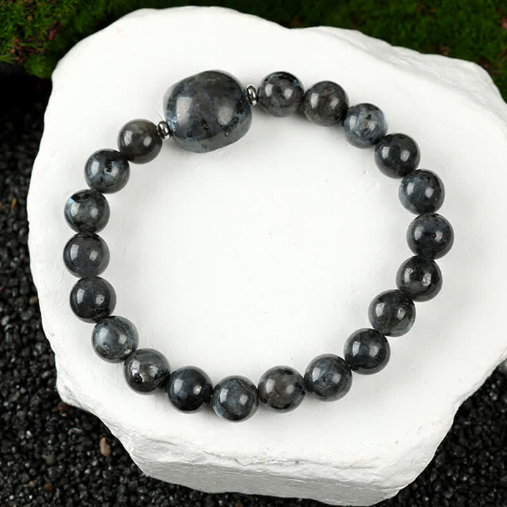 Buddha Stones Armband mit niedlichem Katzenmotiv aus blauem Spitzenachat und klarem Quarz - Schwarzer Glitzerstein (Handgelenkumfang 15–16 cm) - image 29