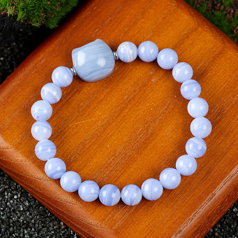 Buddha Stones Armband mit niedlichem Katzenmotiv aus blauem Spitzenachat und klarem Quarz - Blauer Spitzenachat (Handgelenkumfang 15–16 cm) - image 0