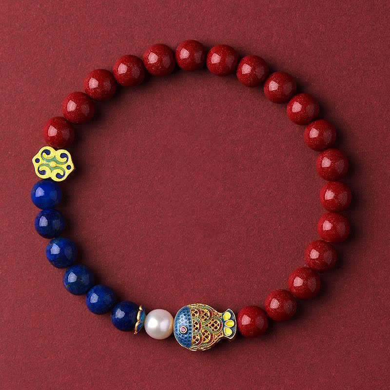 Buddha Stones Armband mit Zinnober-, Lapislazuli-, Koi-Fisch- und Ruyi-Wolkenanhänger - Zinnober (Handgelenkumfang 14-15 cm) - image 0