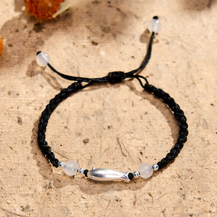 Buddha Stones Armband aus 999er Sterlingsilber mit Koi-Karpfen und weißem Achat, umwickelt mit geflochtenem Seil - image 2